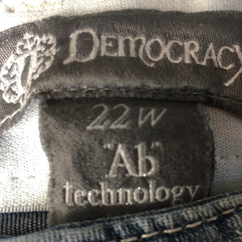 NWT Democracy High Rise Slim Straight Crop - Picture 7 of 12